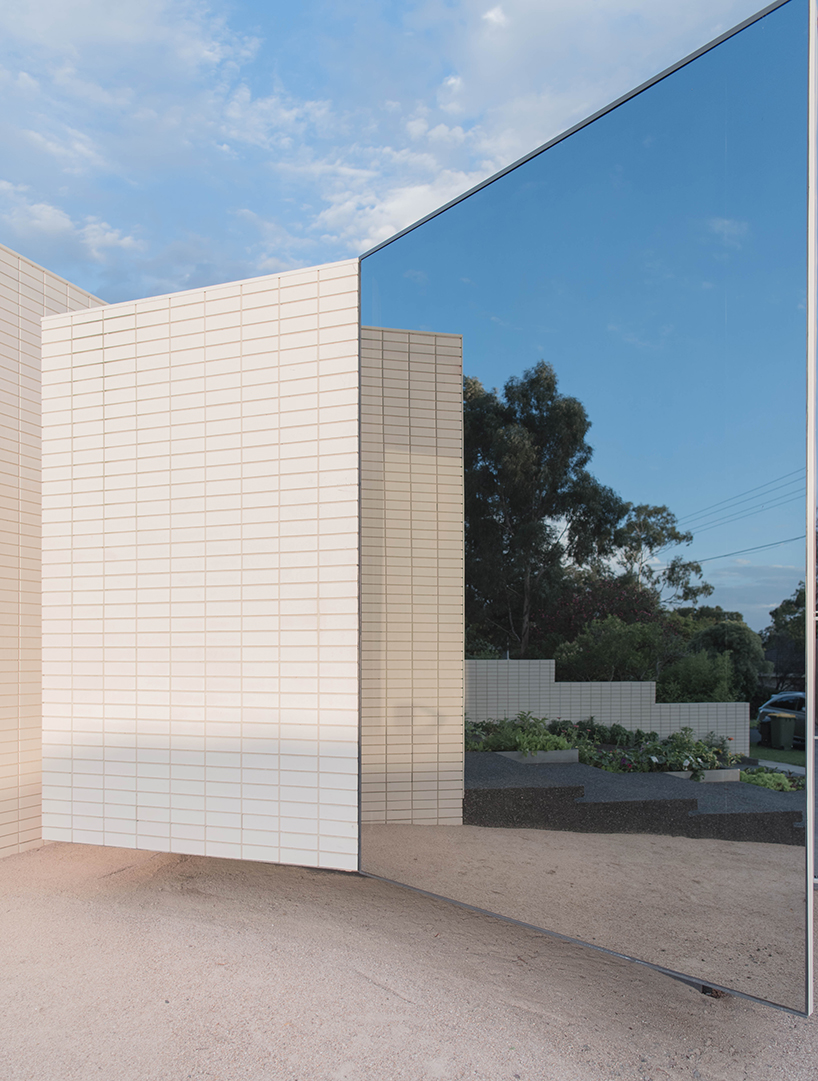 KUD-ivanhoe-house-australia-designboom-03