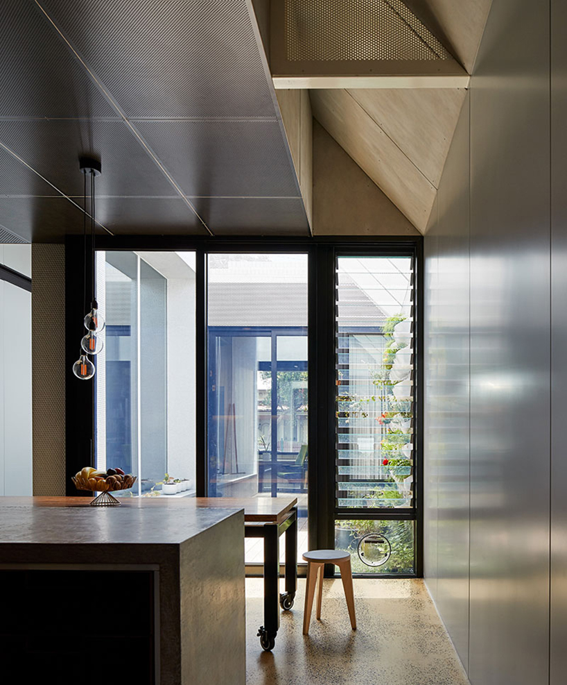 architecture-architecture-dark-horse-house-australia-designboom-03