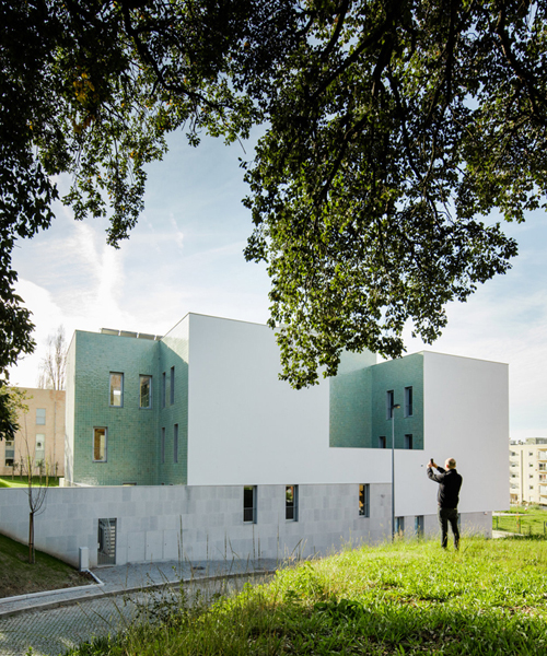 atelier do cardoso completes building for young cancer patients in porto