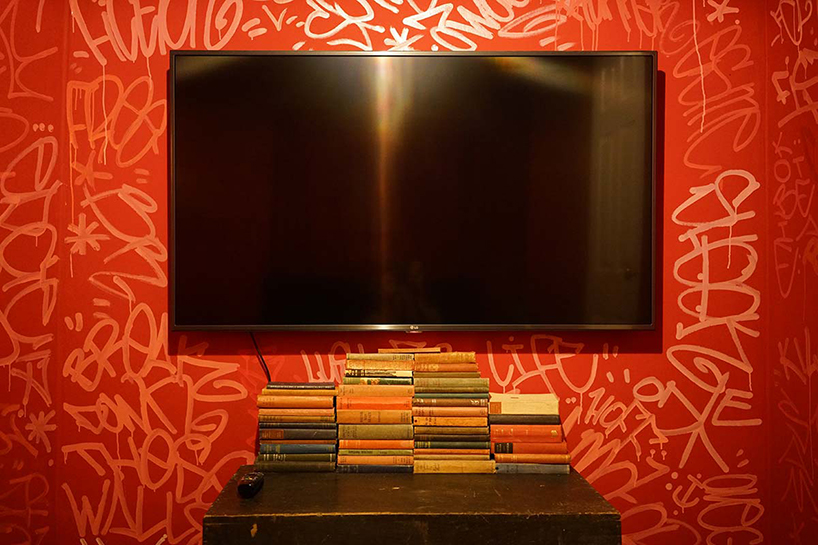 banksy-the-walled-off-hotel-bethlehem-designboom-02