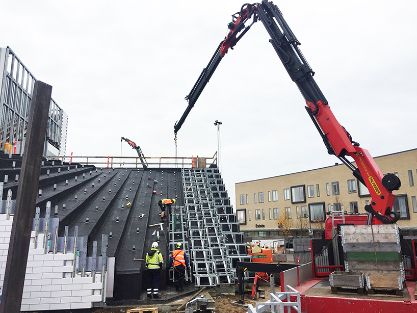 lego house construction