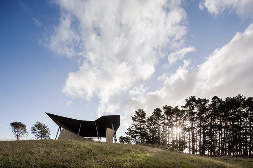 cheshire arhitects' rore kahu pavilion celebrates the union of old and ...