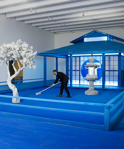 daniel arsham's 'hourglass' exhibit immerses visitors in a bright blue zen garden