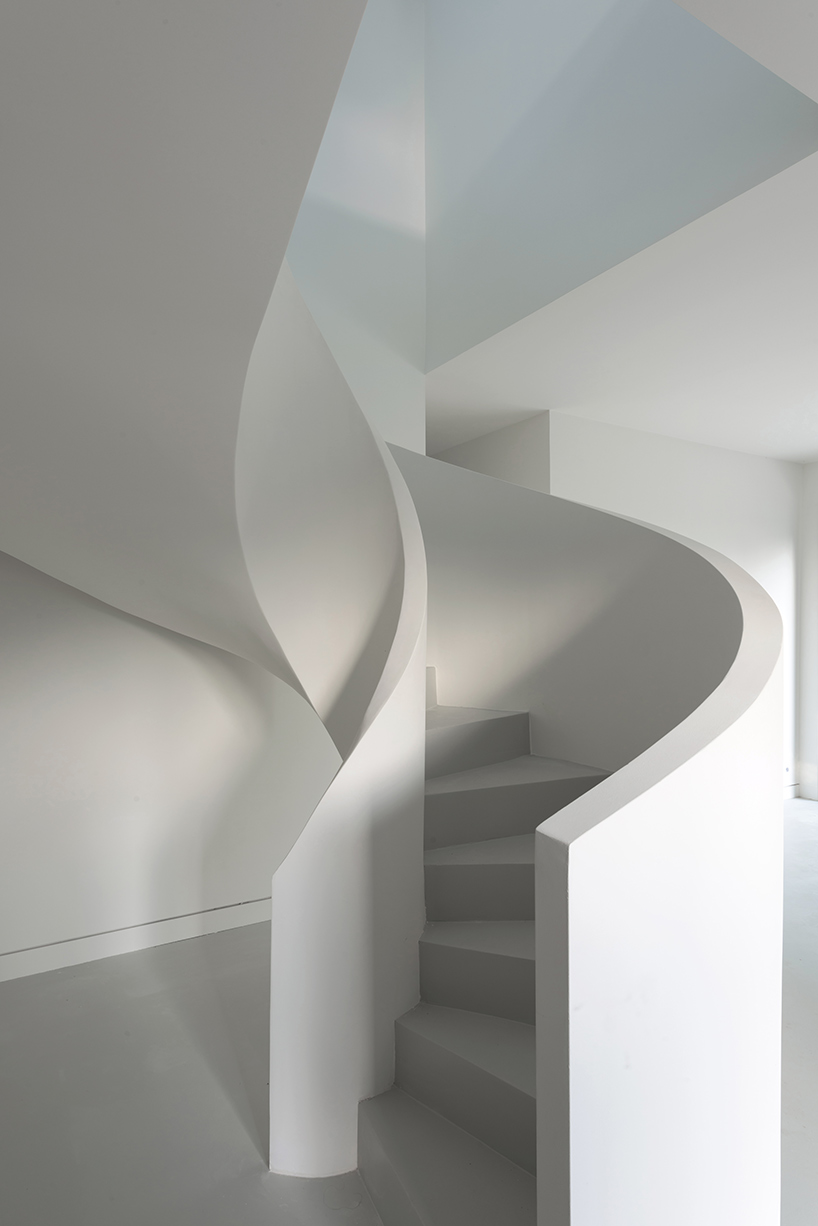 dixneufcentquatrevingtsix-benoit-and-roselyne-house-south-france-designboom-02