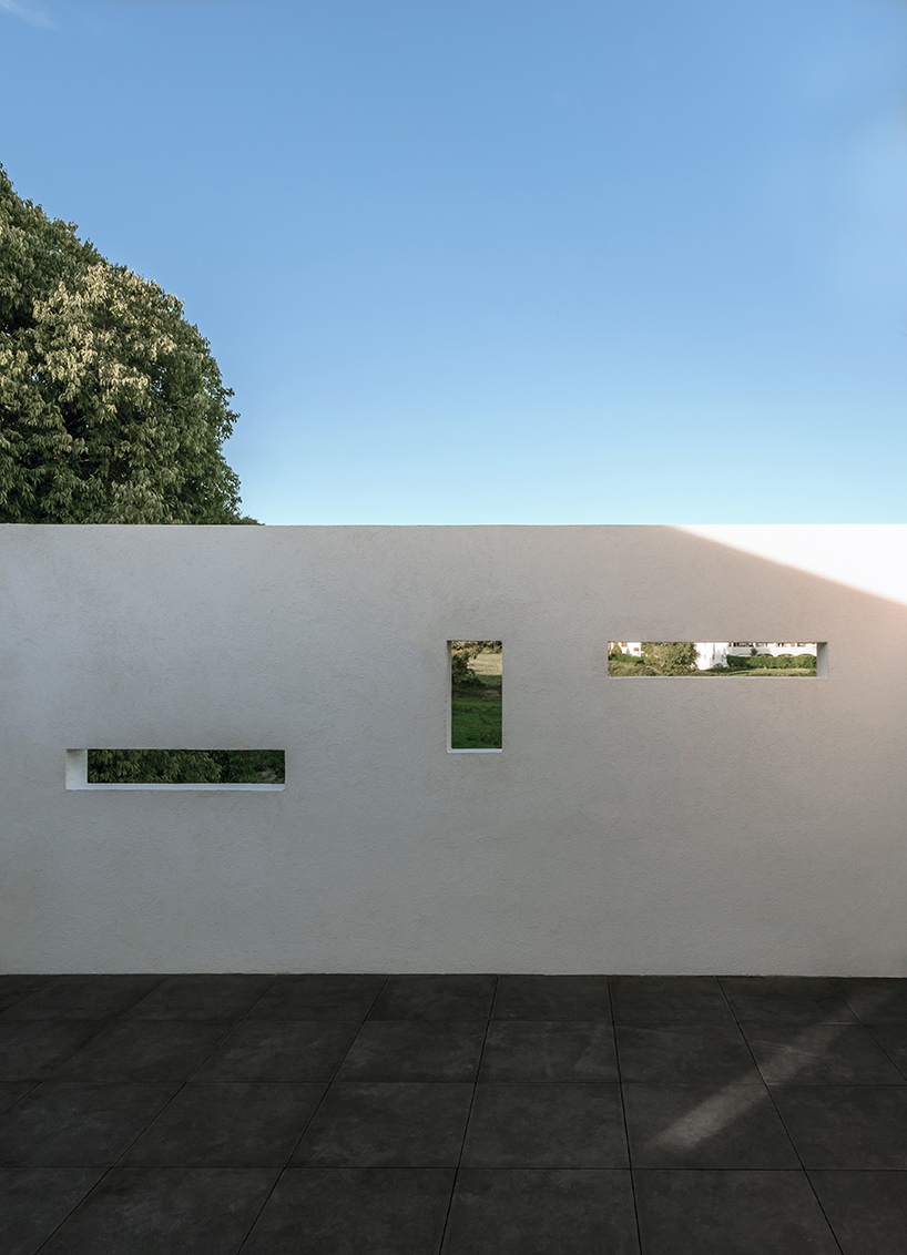 dixneufcentquatrevingtsix-benoit-and-roselyne-house-south-france-designboom-02