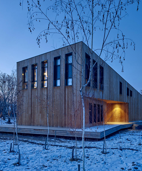 erginoğlu & çalışlar architects' timber-clad KA house for artist in turkey