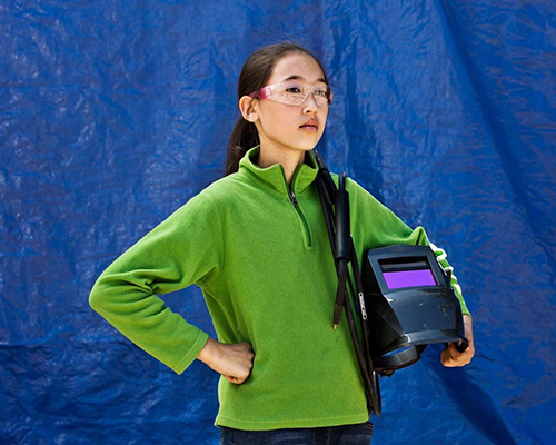 girls garage: the all-female workshop teaching young women DIY design + construction