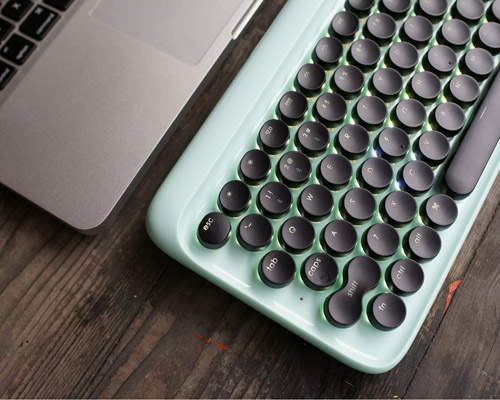 review: the lofree mechanical keyboard inspired by typewriters
