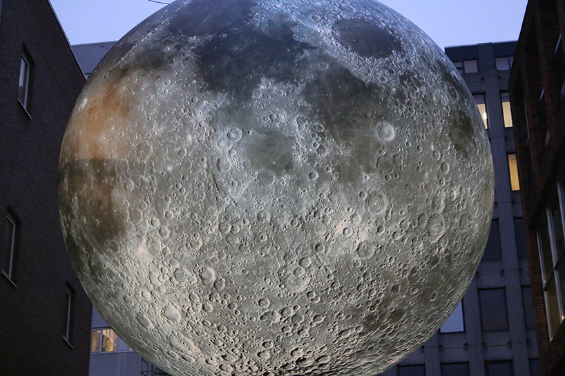 luke-jerram-museum-of-the-moon-designboom-02