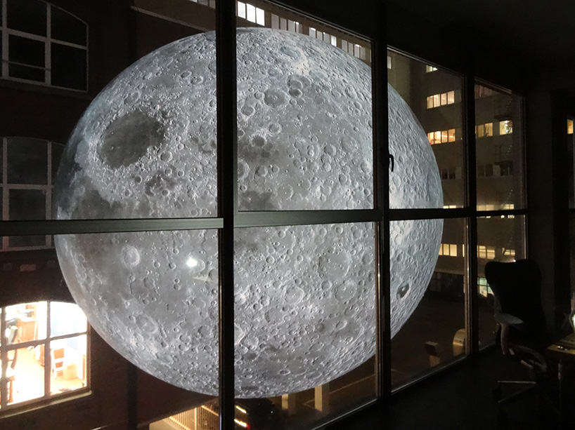 luke-jerram-museum-of-the-moon-designboom-02