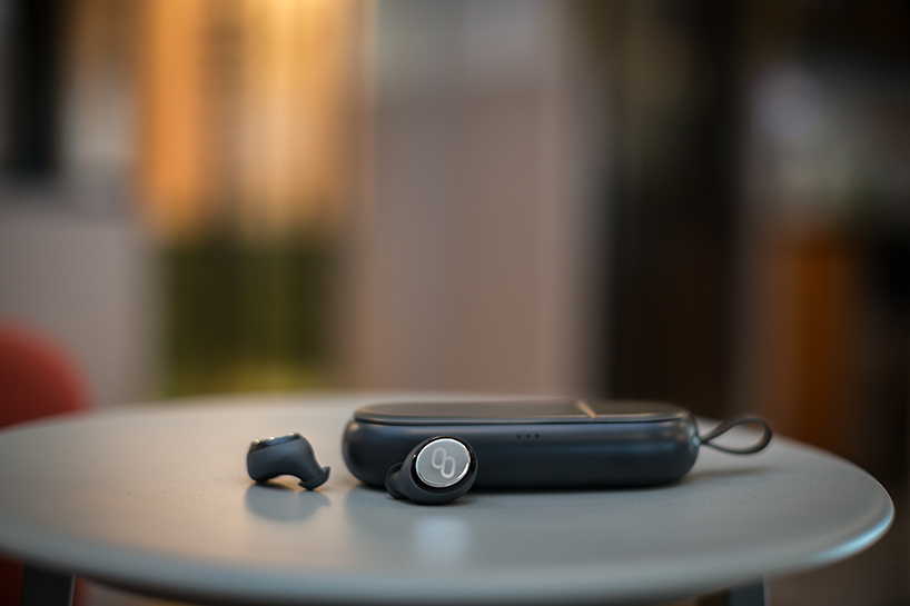 mymanu-clik-earphone-designboom-03