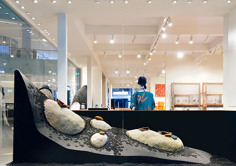 najla-el-zein-hermes-windows-dubai-designboom-02