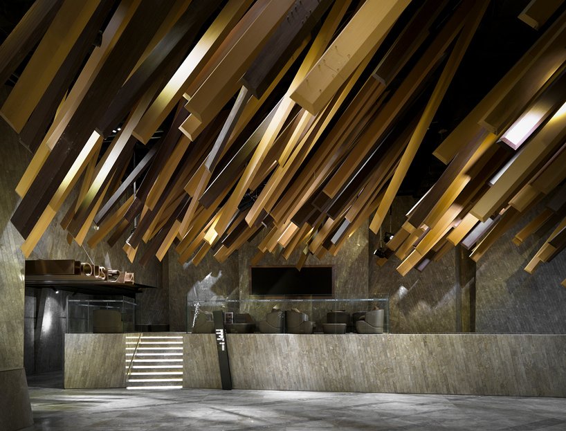 one-plus-partnership-meteor-cinema-guangzhou-china-designboom-01