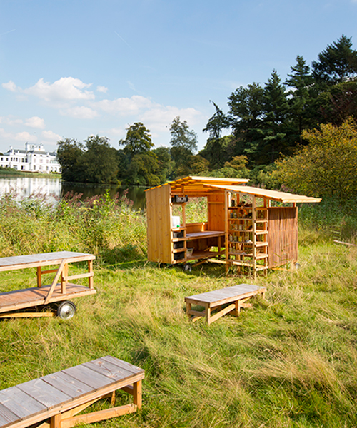 overtreders W builds timber fieldwork station for harvesting weeds
