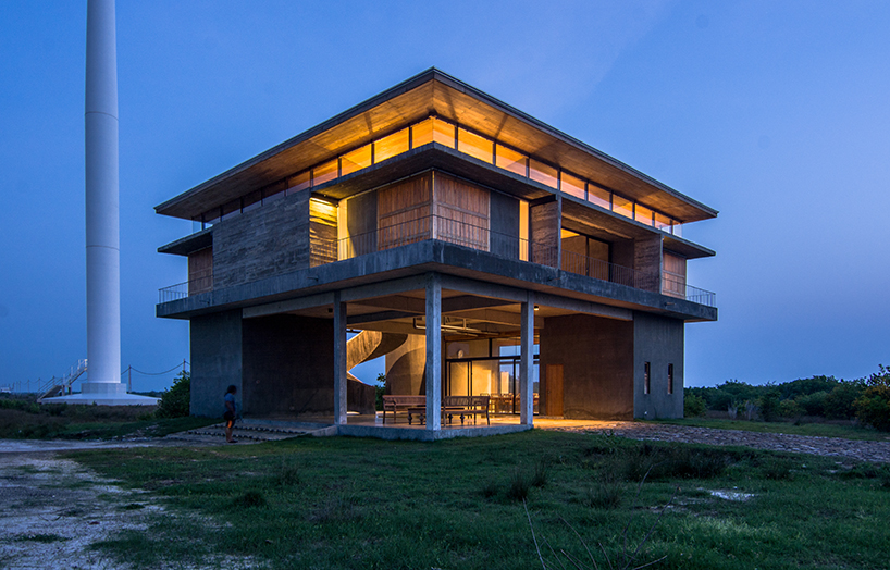 palinda kannangara casts concrete oculus guest house in sri lanka