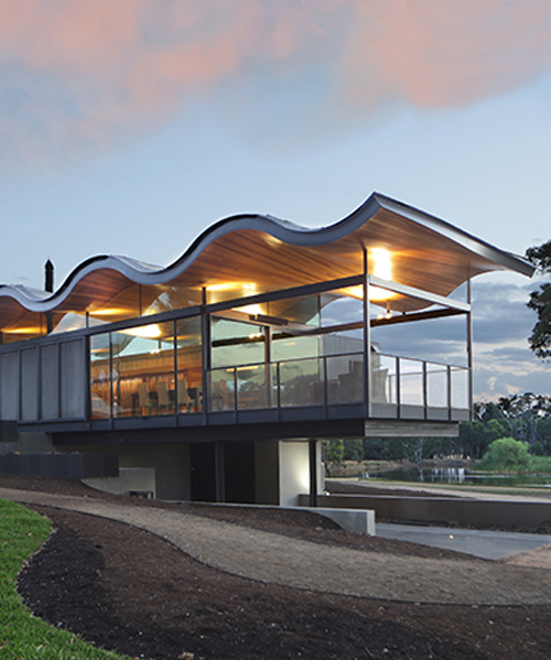 seeley architects top house in australia with wavey roof