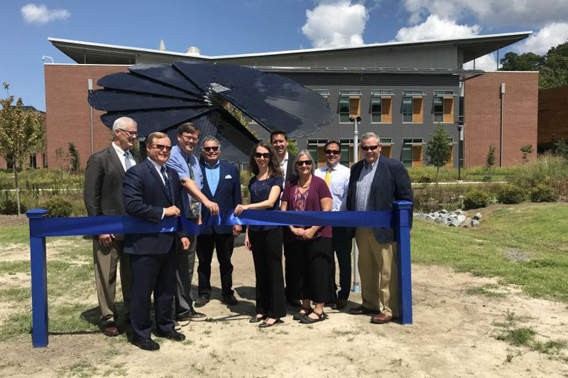 flower-shaped solar panels are sprouting up across america