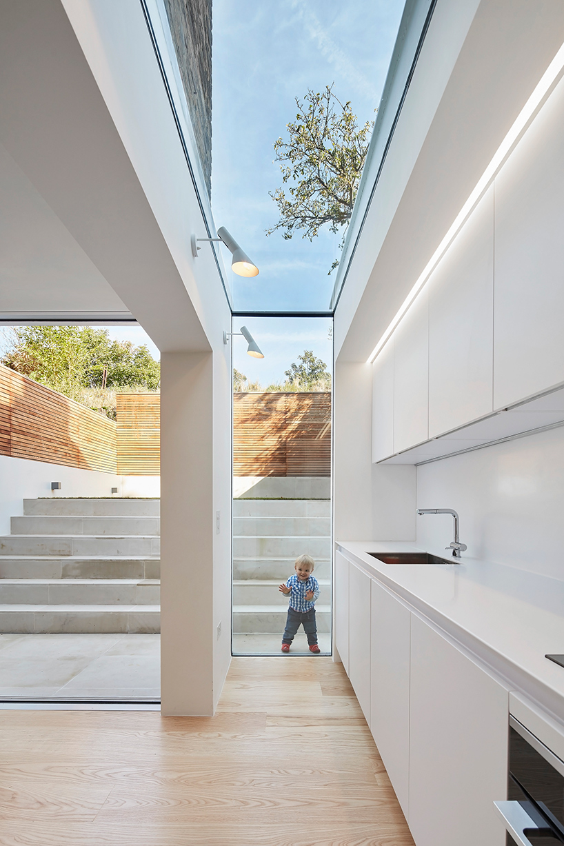sophie-nguyen-architects-casa-del-sol-house-extension-london-designboom-02