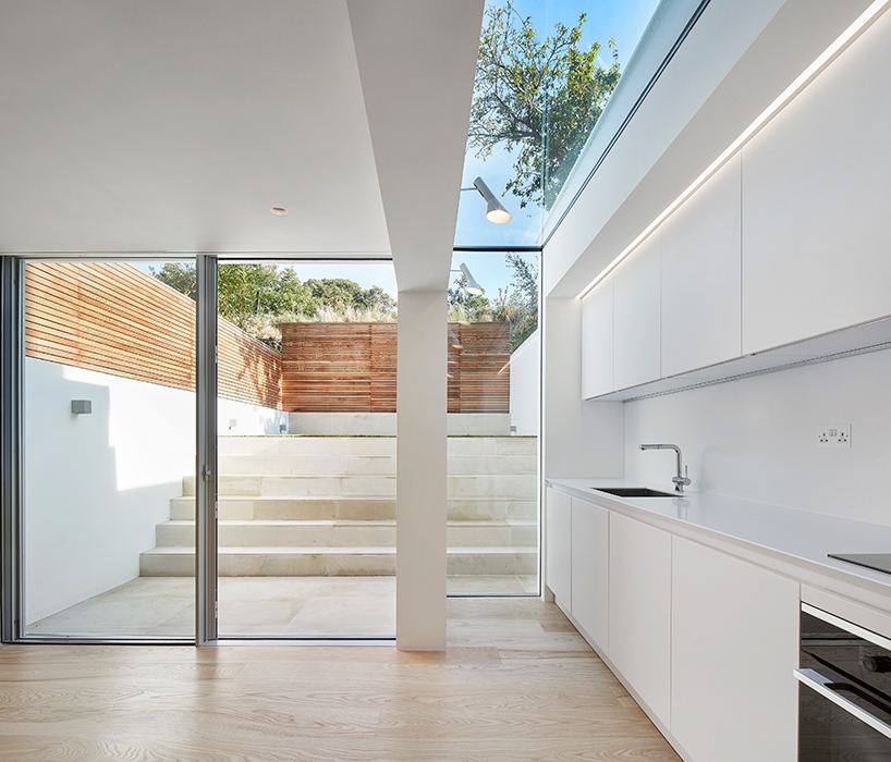sophie-nguyen-architects-casa-del-sol-house-extension-london-designboom-02