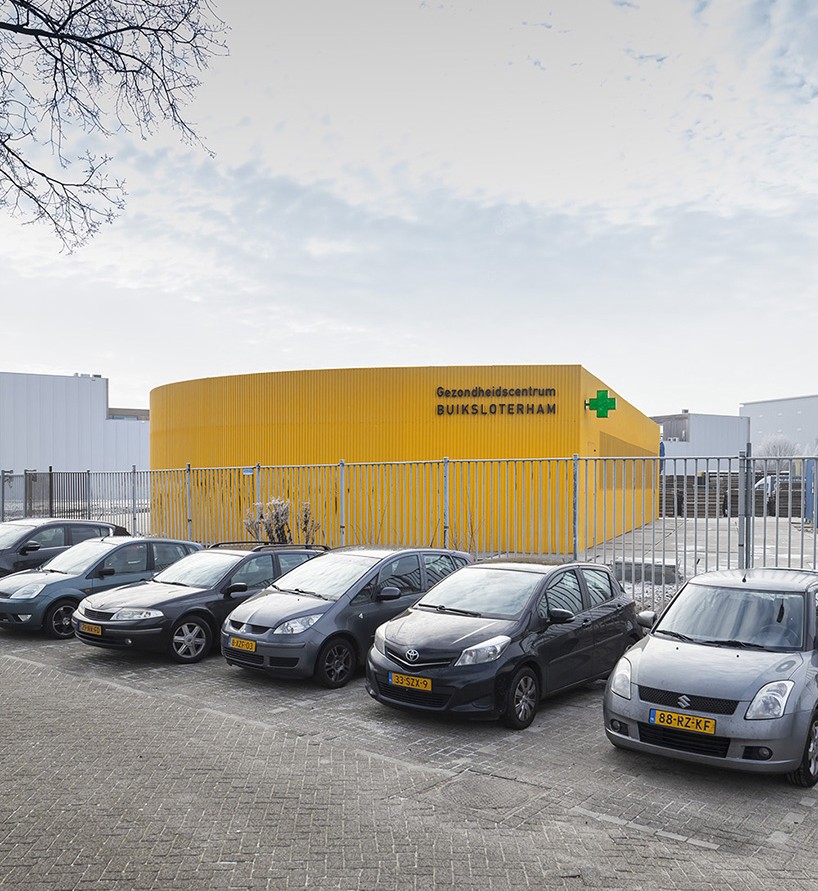 space-encounters-temporary-health-center-amsterdam-designboom-01