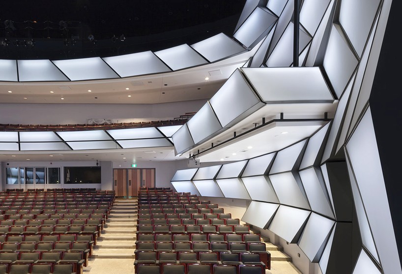 tornoto-centre-for-the-arts-lyric-theatre-05-performance1