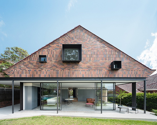 tribe studio supports gabled roof of sydney home with skinny steel frame