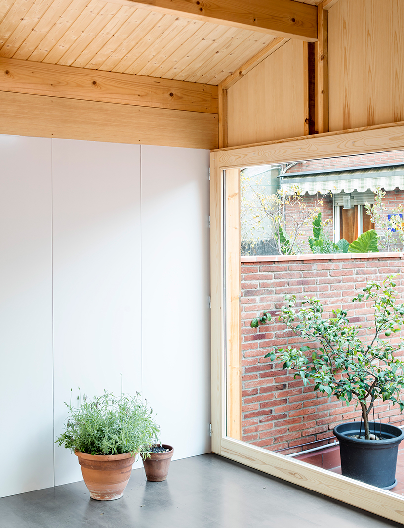 vora-architects-ramon-and-mar's-pavilion-barcelona-designboom-03