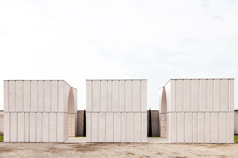 CN10 architects adds concrete and marble pavilion to a cemetery in northern italy