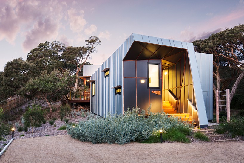 ande-bunbury-architects-zinc-house-australia-designboom-02