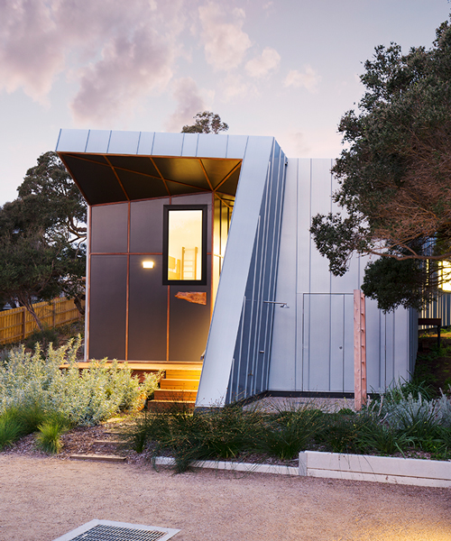 ande bunbury builds a tardis-like beach house in coastal australia