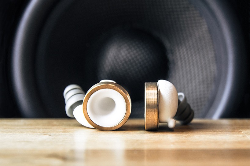 knops-volume-button-for-your-ears-designboom-04-20-2017-818-003