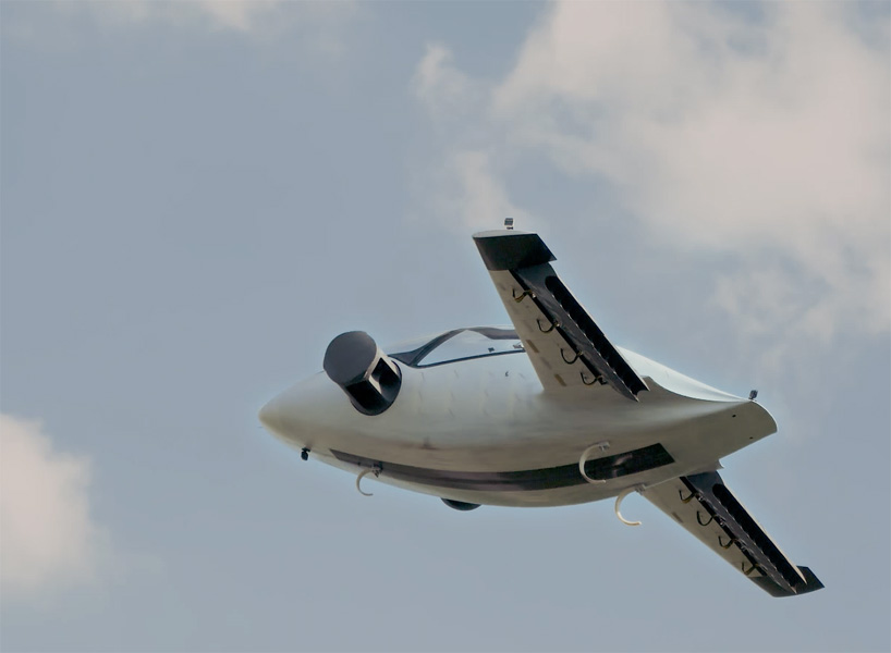 lilium electric aircraft designboom