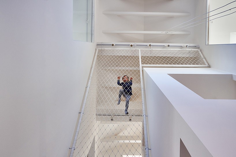 rue-temple-family-house-moscow-russia-designboom-01