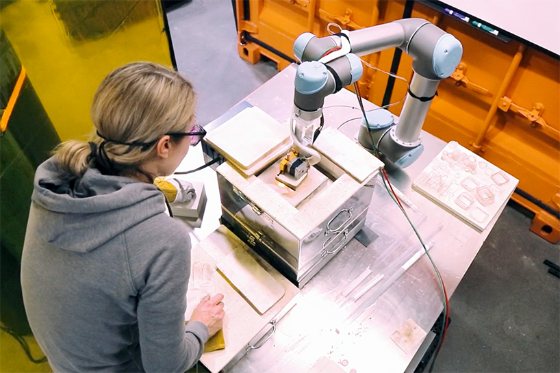 stefanie-pender-teaching-a-robot-the-art-of-glassmaking-designboom-01