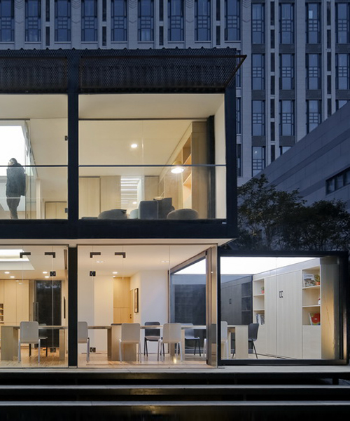 HDD stacks container boxes into a transformable smart home in china