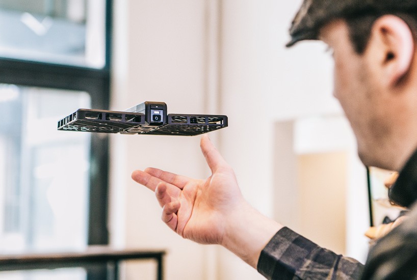 zero-zero-robotics-hover-camera-passport-apple-designboom-04-13-2017-818-013