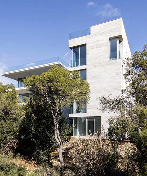 109 architectes builds family residence as four interlinked blocks in lebanon
