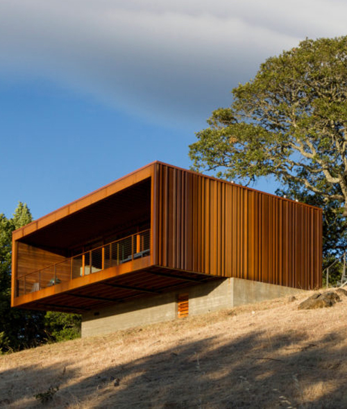 weehouse sonoma is a pre-fab corten home overlooking the californian valley