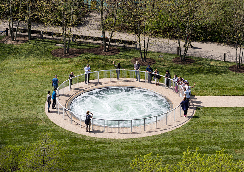 anish kapoor descension