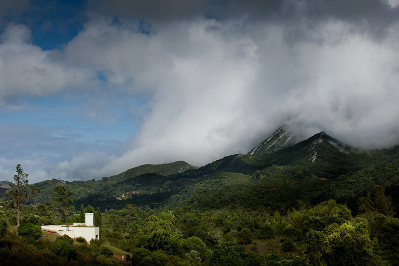 josé campos photographs eduardo souto de moura's house in arrabida