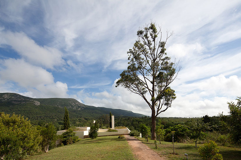 josé campos photographs eduardo souto de moura's house in arrabida