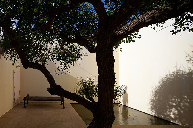 josé campos photographs eduardo souto de moura's house in arrabida