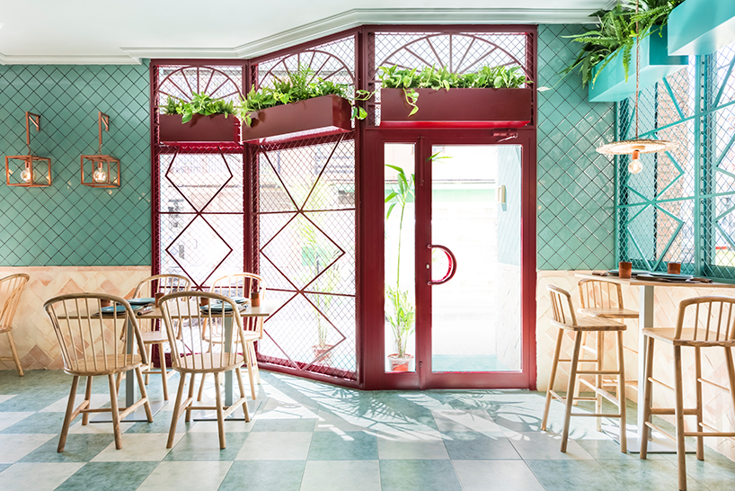 masquespacio tiles andalusian-influenced restaurant in valencia