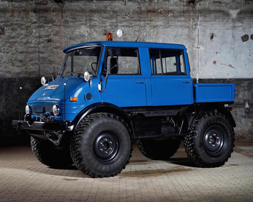 mercedes-benz unimog 4x4 restored to its former glory