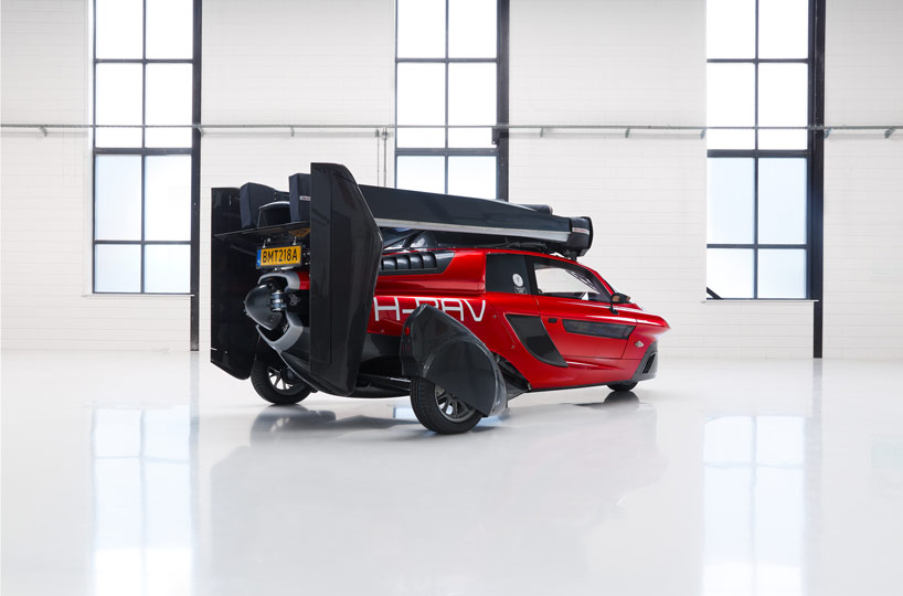 production model of the PAL-V liberty flying car takes off