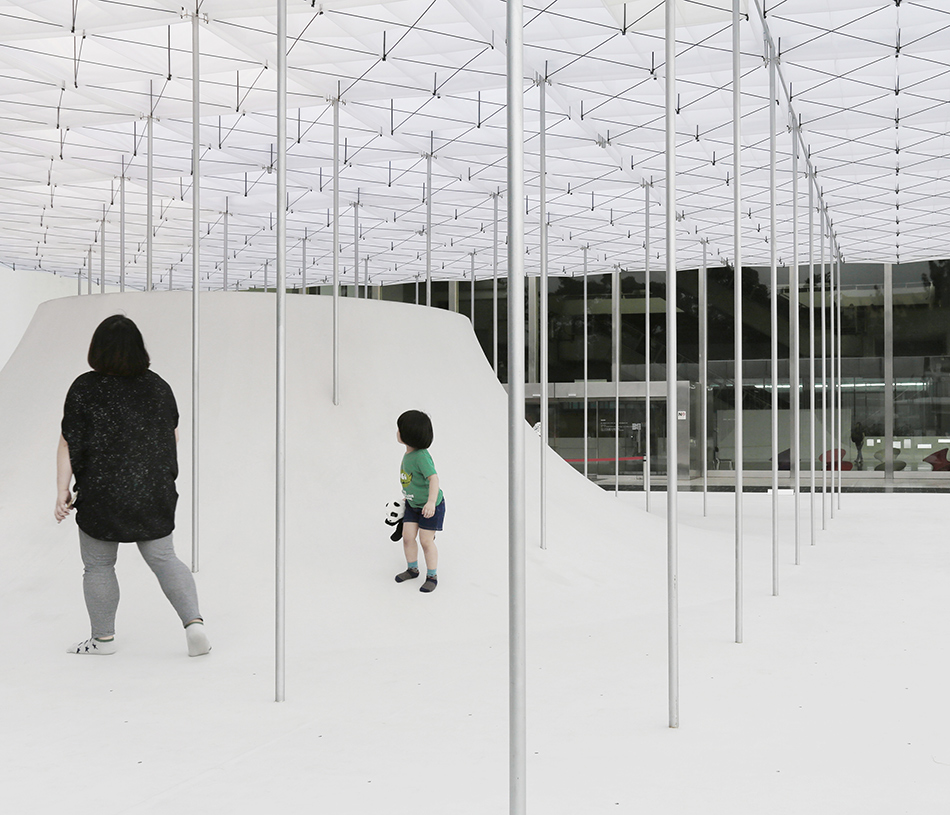 shen ting tseng architects tops 'floating' pavilion in taipei with 320 box kites