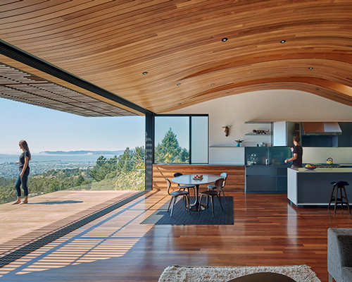 terry and terry completes light-filled skyline house overlooking oakland