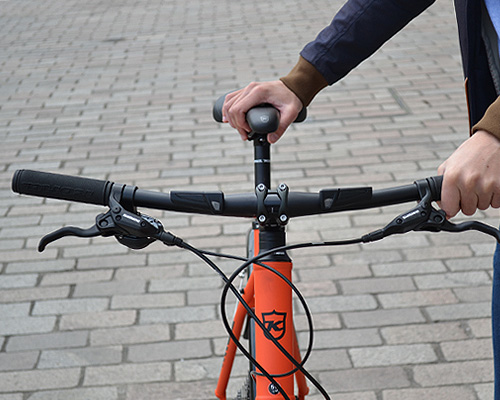 velco's wink bar is a connected handlebar that makes any bike a smartbike