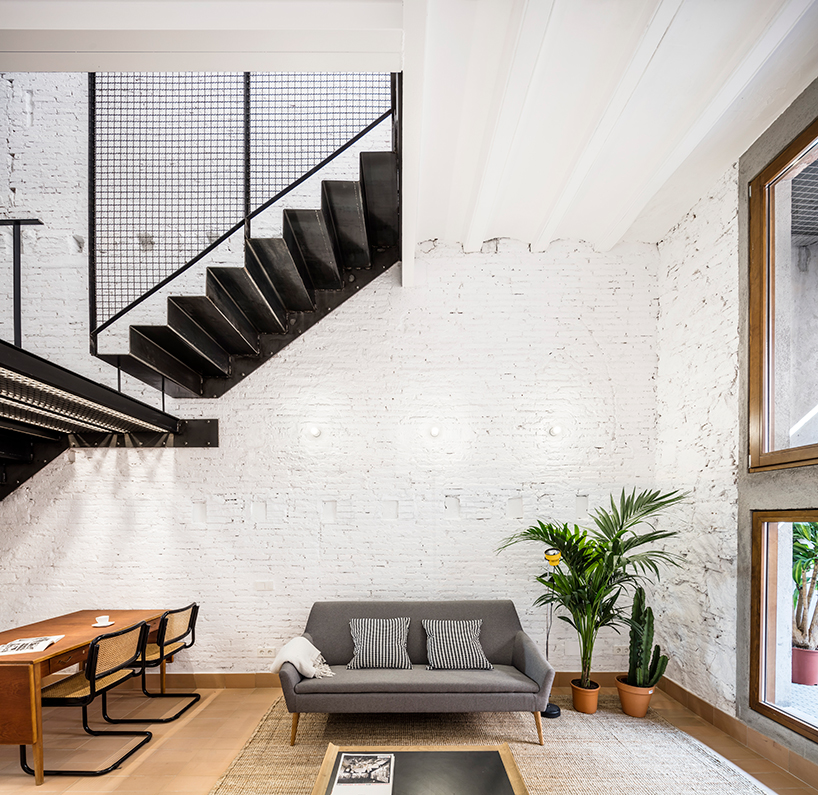 R&Auml;S studio harmoniously blends old and new inside la diana