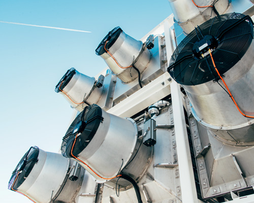 climeworks' air-capturing plant takes CO2 from the atmosphere and feeds it to vegetables